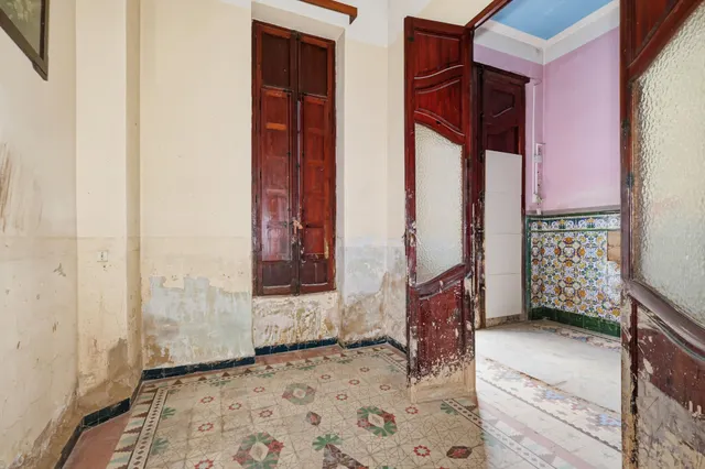 Casa de pueblo con gran potencial y amplios espacios — 28