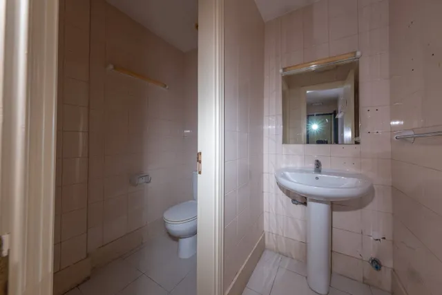 Local comercial de 200 m2 en Rafael Cabrera – Gran visibilidad y salida a dos calles — 13
