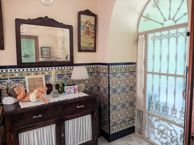 Amplia Casa en Venta en Marchena — 2