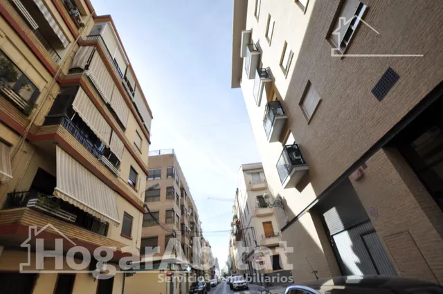 Dos terrazas privadas en esta luminosa planta baja exterior — 37