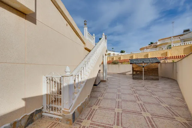 MAGNIFICO CHALET INDEPENDIENTE CON PISCINA PRIVADA Y VISTAS AL CAMPO DE GOLF EN CIUDAD QUESADA — 25