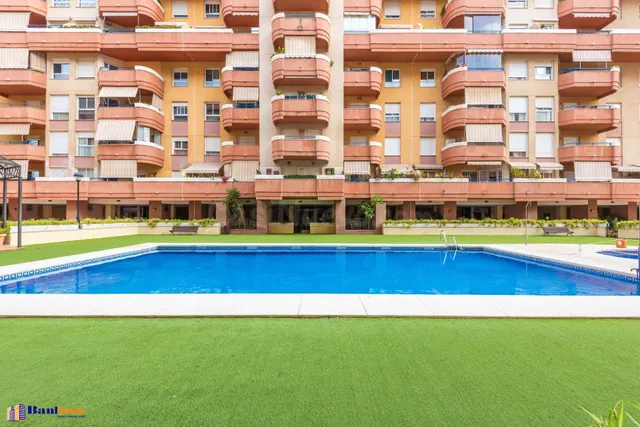 PISO EN ALQUILER SIN MUEBLES EN PARQUE OESTE | GRAN TERRAZA | PISCINA | PÁDEL | GARAJE — 3