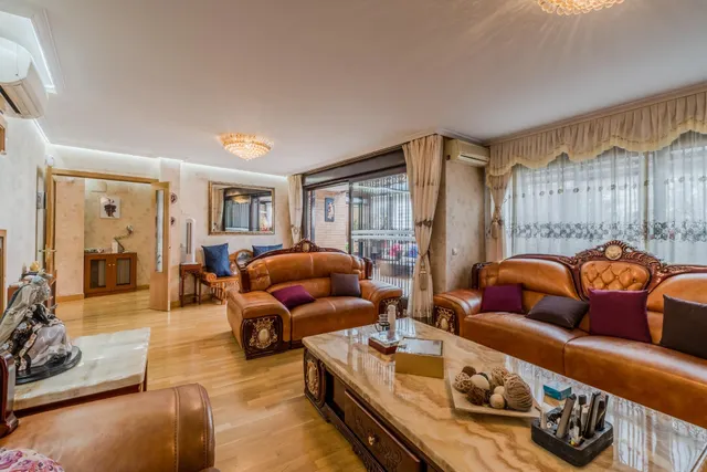 Precioso chalet adosado de cinco dormitorios y tres baños en el PAU de Carabanchel — 6
