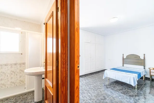 Chalet pareado en Playa Flamenca — 23