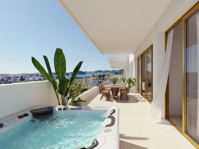 Venta de piso con tres dormitorios en Fuengirola, Málaga, Co - foto 2