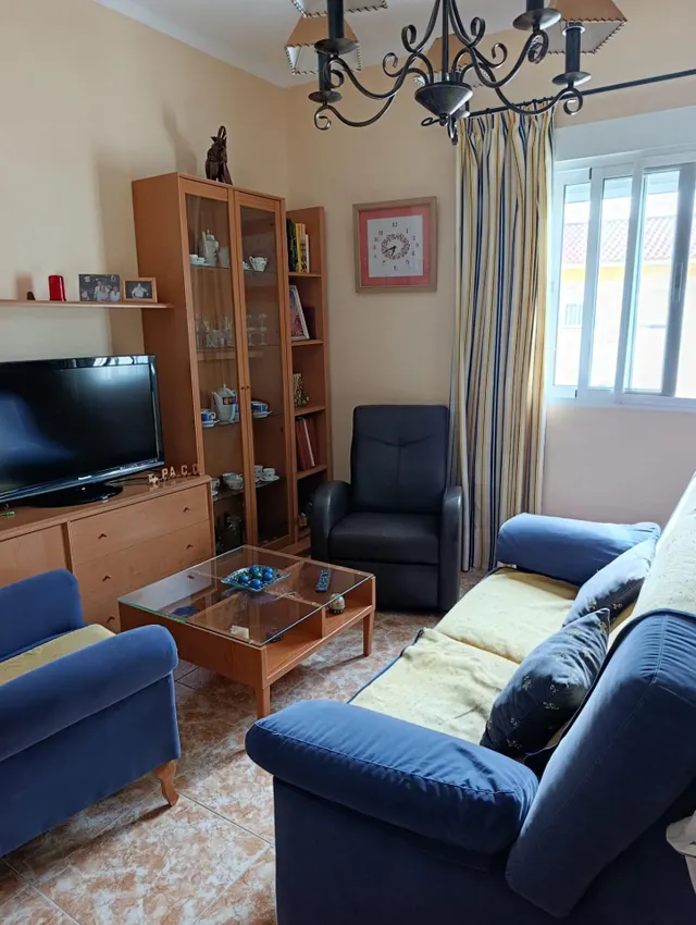 SE VENDE PISO DE TRES habitaciones AL LADO DE LA PLAYA — 11