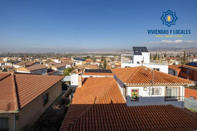 MARAVILLOSA CASA  A POCOS MINUTOS DEL CENTRO DE LA ZUBIA — 46