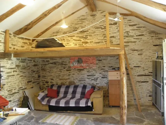 SE VENDE CASA DE PIEDRA SEMI-REFORMADA  CON FINCA CERRADA CERCA DE BÓVEDA — 24