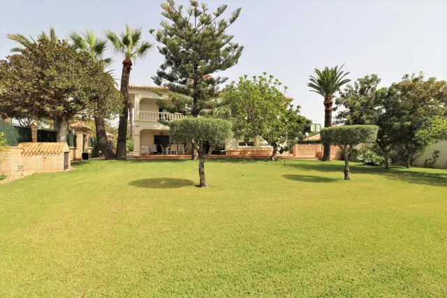 GRAN VILLA EN LA EXCLUSIVA ZONA DE CABO ROIG — 9