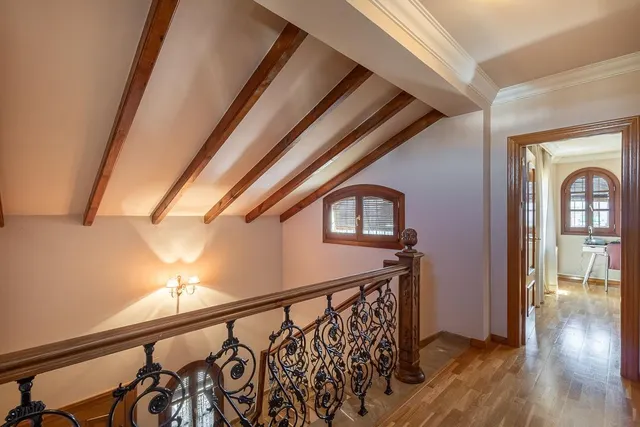 INCREÍBLE CHALET INDEPENDIENTE EN ZONA PRIVILEGIADA — 26