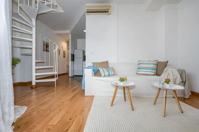Luz, terraza y comodidad: tu ático dúplex en Sanlúcar