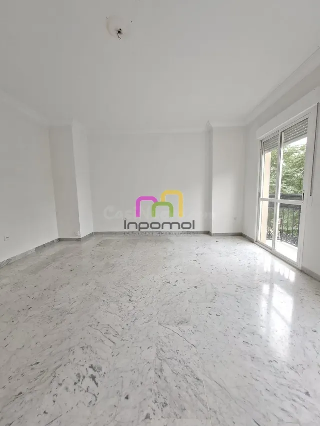 ¡¡APARTAMENTO EN ALQUILER SIN MUEBLES EN PLENO CENTRO!! - foto 3