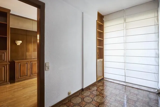 Piso alto y luminoso en galvany — 16