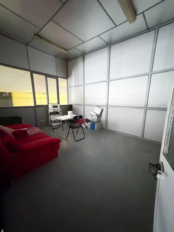 Se alquila en EXCLUSIVA nave rent a car en funcionamiento con taller, lavadero automático y plazas de garaje — Junto al Aeropuerto de Málaga — 24