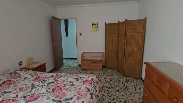 AMPLIO PISO EN  ZONA PLAZA MADRID — 37