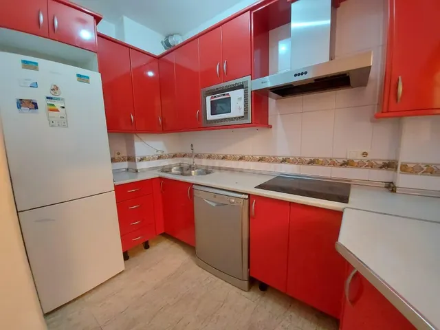 Piso de 2 dormitorios en la zona del Pabellón de El Ejido - foto 5