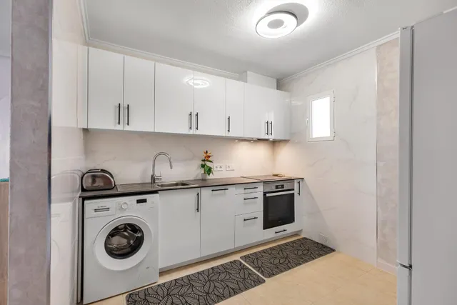 Impresionante Ático en esquina de TRES dormitorios reformado en el residencial Santa Gema — 12