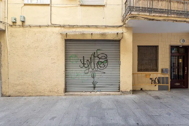 Estos dos grandes locales en pleno centro de Granada ofrecen una oportunidad única para tu negocio. — 16