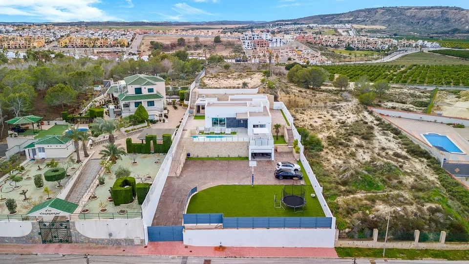 Chalet 4 habitaciones 216m² en venta - Pueblo 3