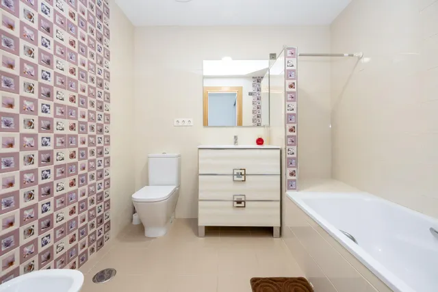 Dúplex de 4 dormitorios con vistas al mar, terraza y piscina en Velilla-Taramay — 41