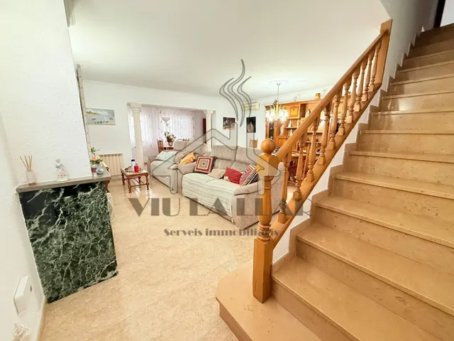 ¡Increíble oportunidad, en EXLCUSIVA! Fantástica casa en estado de conservación impecable y lista para entrar a vivir, diseñada para ofrecerte el máximo confort y con un sinfín de posibilidades — 25