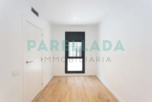 Bajos con terraza totalmente reformados — 23