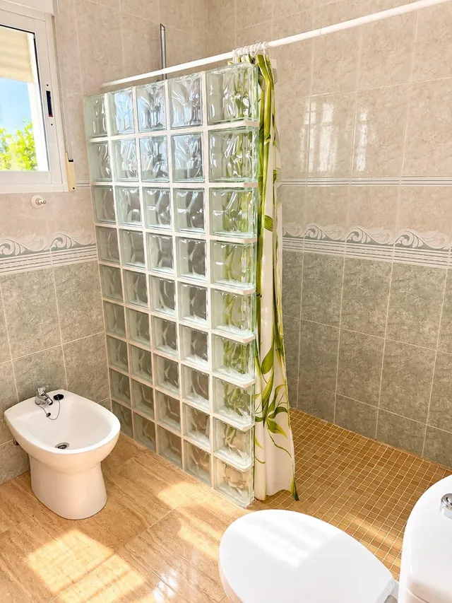 Chalet con piscina privada y parcela — 15