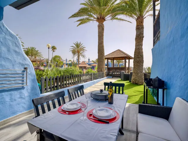 Exclusivo Apartamento en Primera Línea de Playa con Jardín P