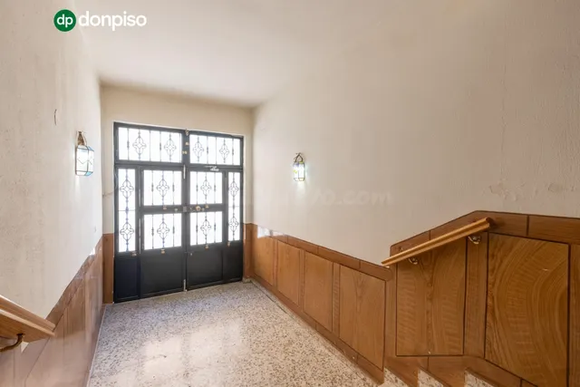 Edificio con gran potencial de inversión en La Zubia — 3