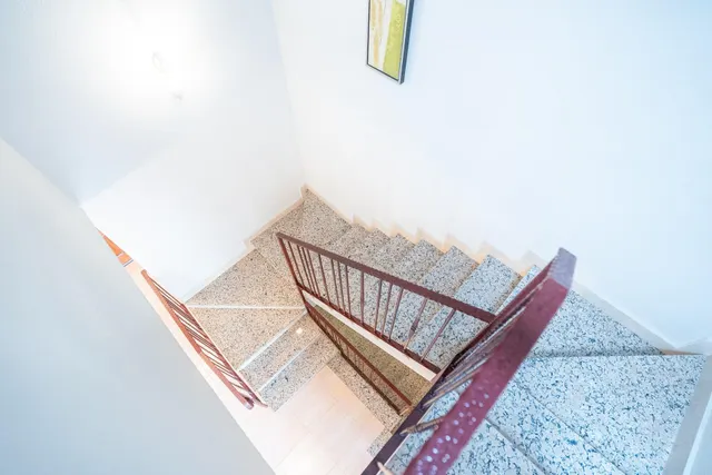HUERCAL ALMERIA - LOS PINOS: TRIPLEX 4 DORMITORIOS + 3 BAÑOS + GARAJE SOTANO AMPLIO CON BODEGA + PATIO — 42
