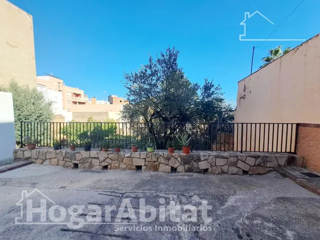 AMPLIA CASA CON 2 TERRAZAS PARA REFORMAR EN EL CENTRO — 7