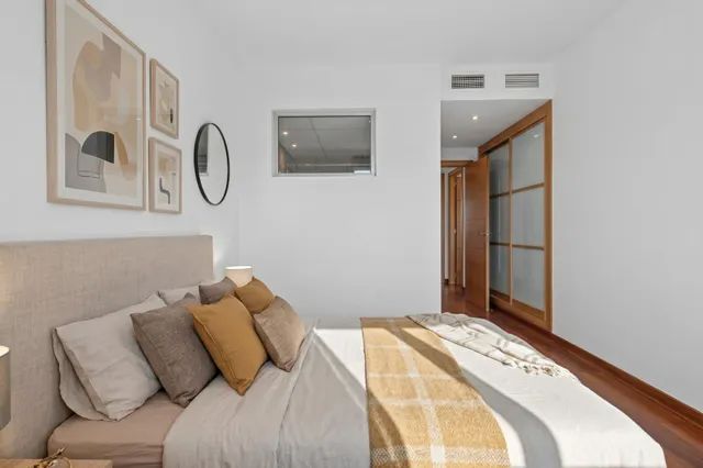 Calidez y Estilo: Tu Nuevo Hogar en Olas de Procusan, Torremolinos — 15