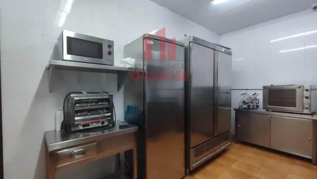 RESTAURANTE LISTO PARA COMENZAR LA ACTIVIDAD EN LA ZONA UNIVERSITARIA. — 16