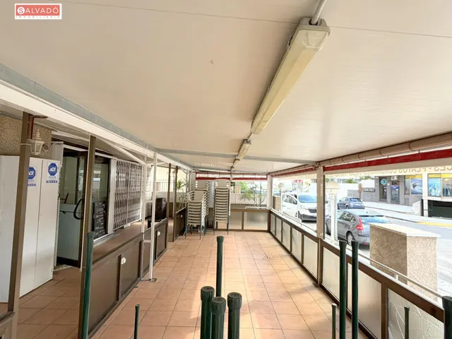 ¡local comercial en venta a 100 m del mar con amplia terraza y salida de humos! — 8
