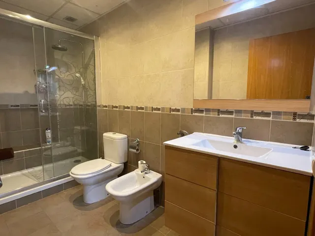 Espacio, comodidad y ubicación: vivienda familiar con ascensor, balcón, parking y trastero en Amposta. — 6