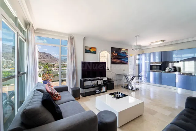 Exclusivo ático en esquina con terraza, solárium y parking e - foto 2