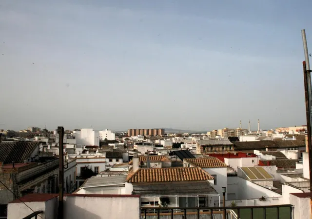 CASA DE VECINOS CON 8 APARTAMENTOS — 20