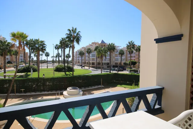 Apartamento con 2 suites y terraza en Residencial El Faro, Isla Canela — 2
