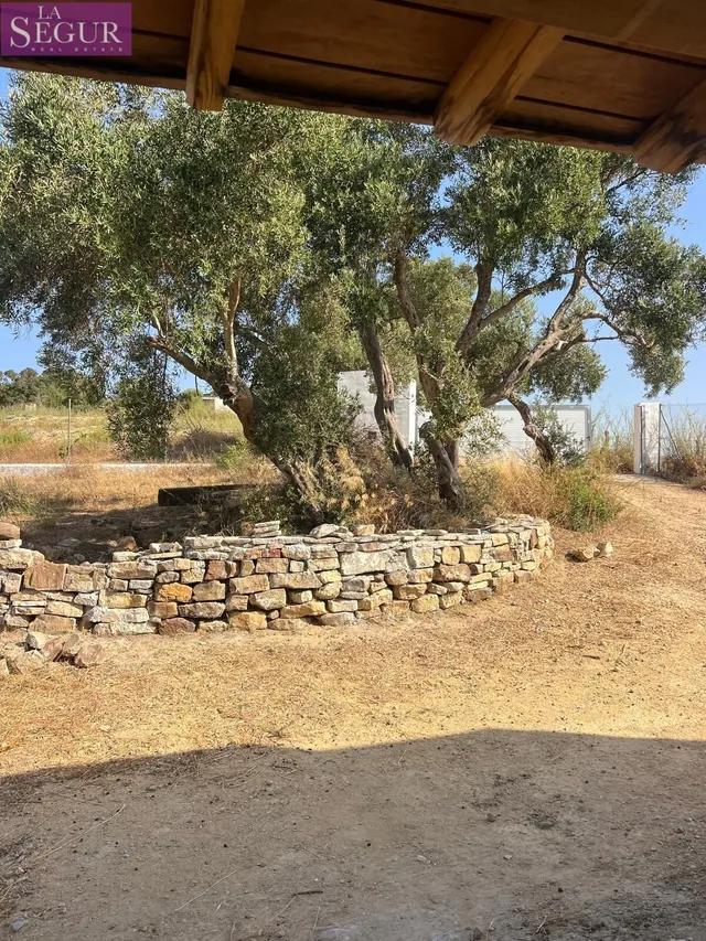 MAGNIFICA CASA CON TERRENO RUSTICO EN ABEJARUCO