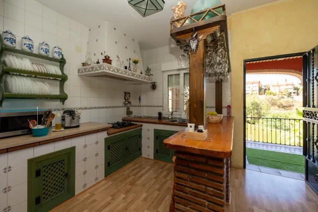 Impresionante villa de cuatro plantas en Urbanización los Cerezos de Gojar!! — 38