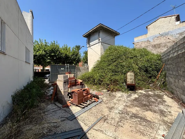 Parcela urbana de 90 m2 en la mejor zona del Real de Gandia frente al Parque. — 2