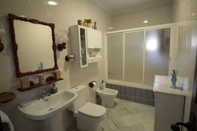 CHALET EN VENTA EN URBANIZACIÓN ROSALEDA DE LA PLATA — 29