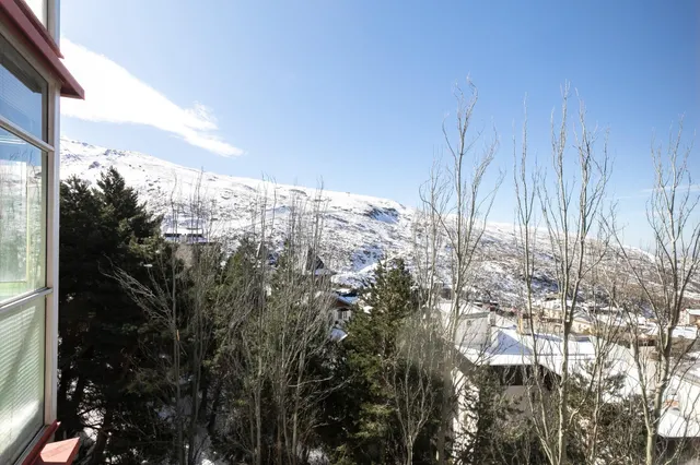 **Dúplex en Sierra Nevada: Tu Refugio Ideal en el Edificio Europa** — 5