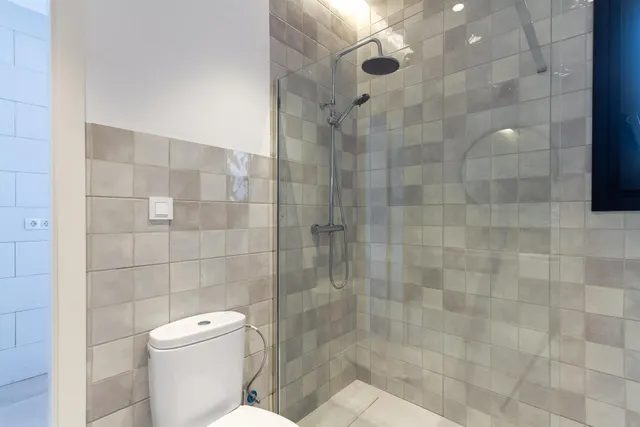 Casa en venta en Marchena, calle Cid – 2 dormitorios, 126 m2 y lista para entrar a vivir a 5 minutos del centro  2. Descripción corta — 8
