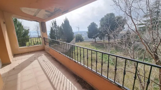 Casa independiente a la venta de 645 m2 construidos en el Alto de La Muela. — 18
