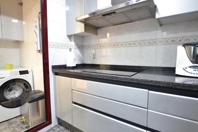 Espectacular piso de 5 habitaciones, garaje, terraza... junto Av. Aeropuerto y Vista Alegre!!! — 28