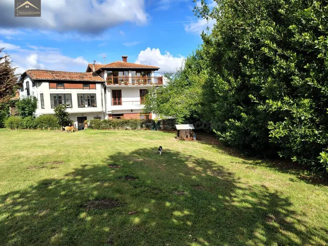 CASA PAREADA CON GRAN PARCELA. - foto 2