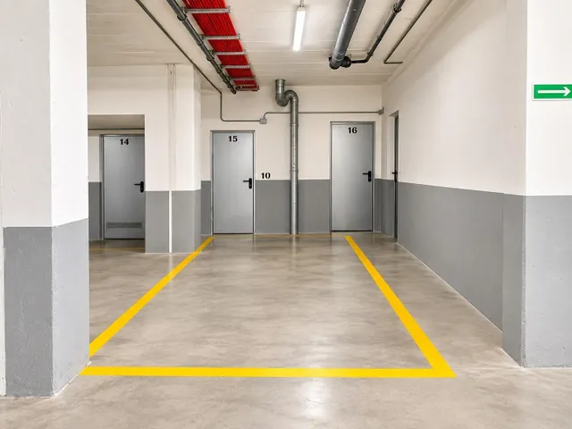 Ático luminoso con piscina comunitaria, parking y terraza privada — 17