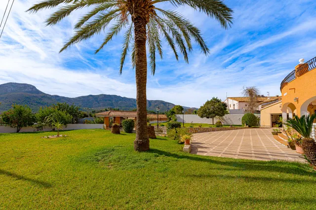 Villa mediterránea con vistas al valle a la venta en el centro de Alcalalí — 14