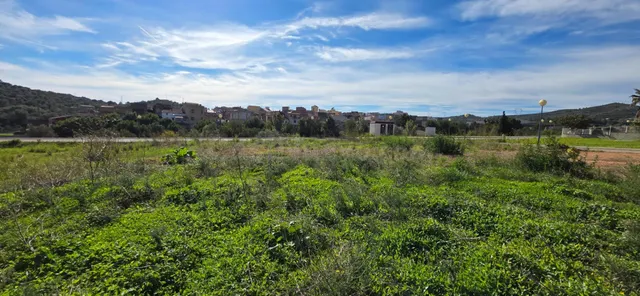 Parcela urbanizable de 420 m2 cerca del pueblo y a 6 km de l - foto 4